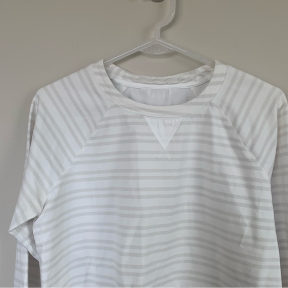 Lululemon Voyager Pullover size 10 - Picture 8 of 12